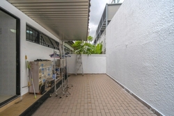 Lowland Road (D19), Terrace #556590551